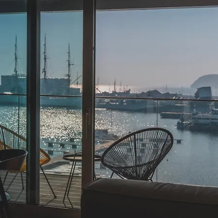 Flatbook - Center Yacht Premium Park Marina View Ii גדינייה